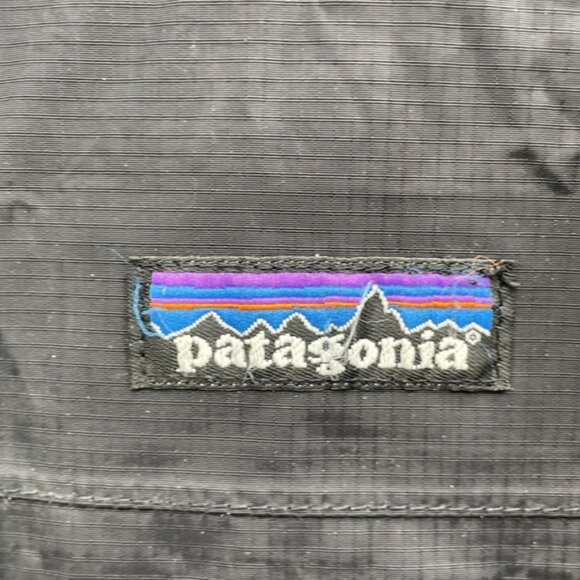 Patagonia H2No Rain Jacket Men's Medium Black Hooded Waterproof Outdoors Shell - Picture 3 of 13